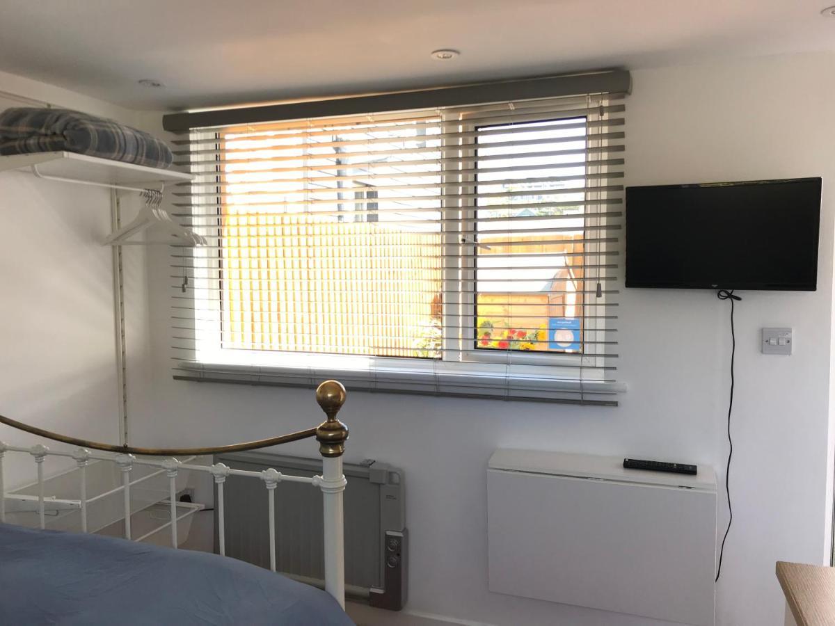 Apartamento Flat Rocks, With Parking, 100M From Beach Perranporth Exterior foto