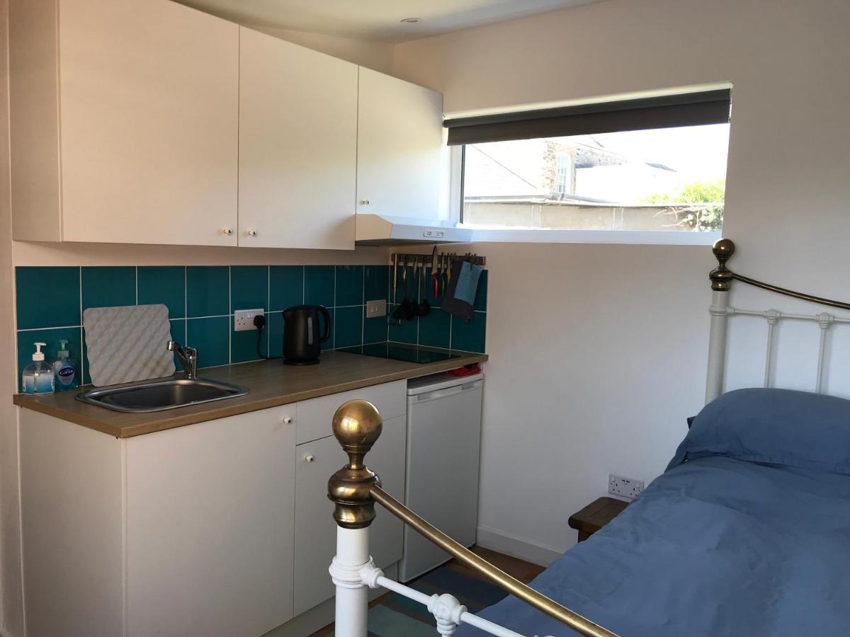 Apartamento Flat Rocks, With Parking, 100M From Beach Perranporth Exterior foto